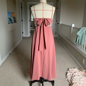 Backless bow dress